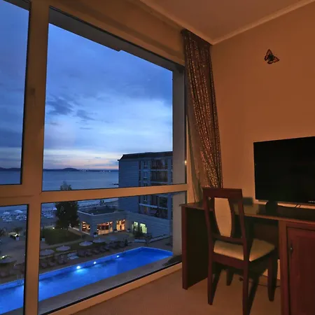 първа линия Apartment