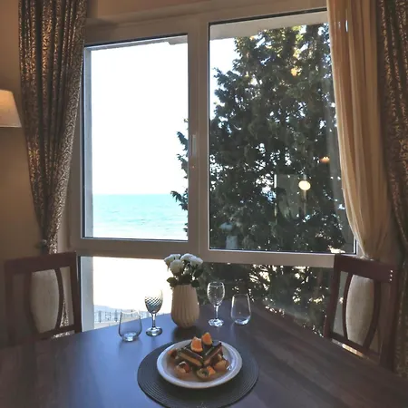 Apartment първа линия Pomorie