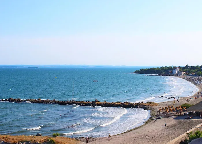 Apartment първа линия *