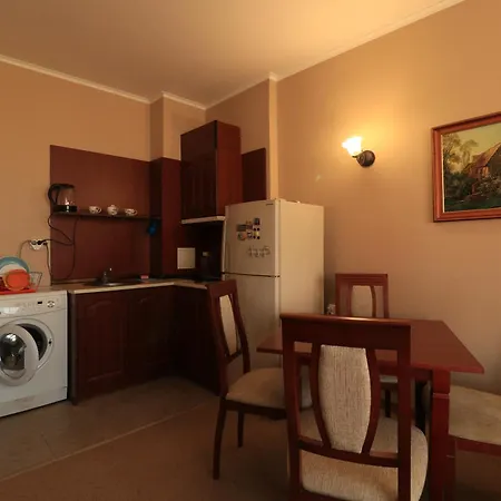 първа линия *