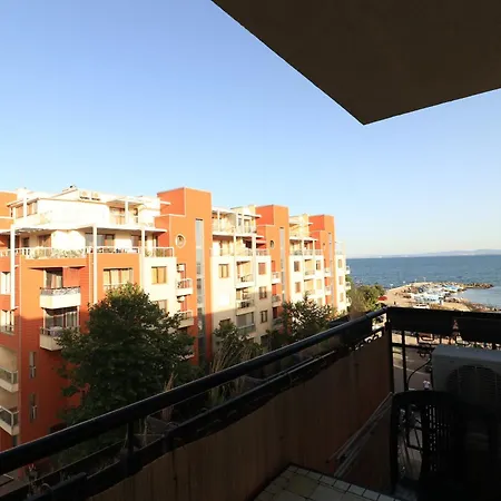 Lejlighed първа линия *