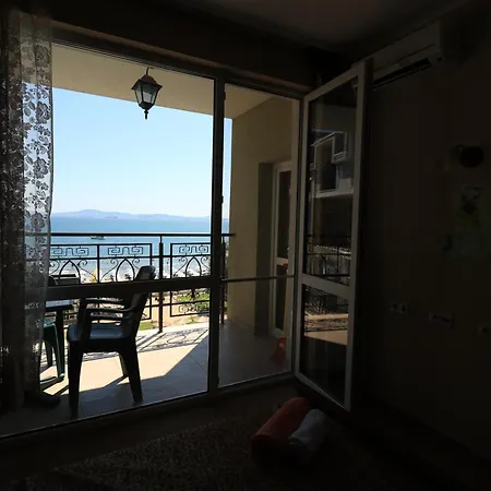 първа линия Lejlighed Pomorie