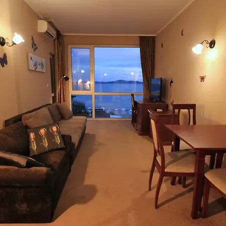 първа линия Lejlighed Pomorie