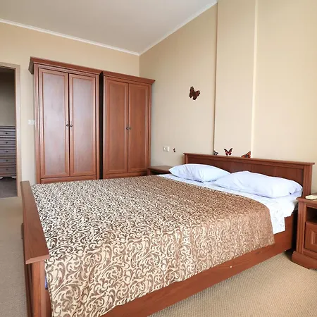 първа линия Lejlighed *