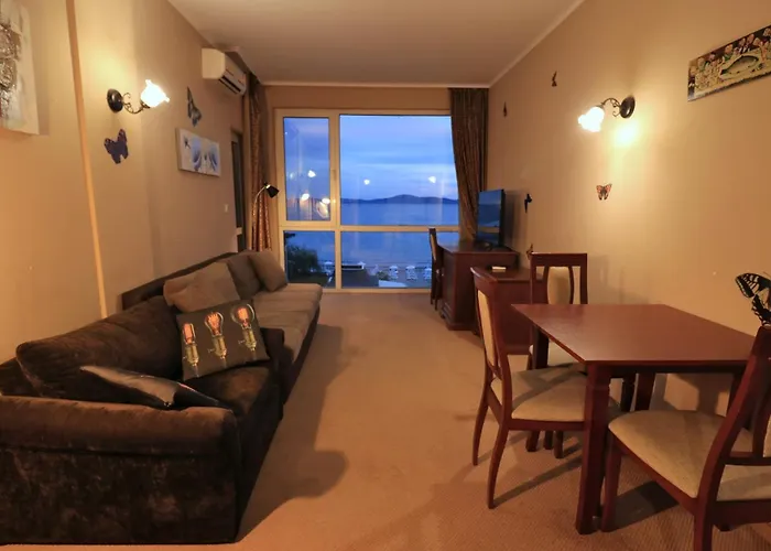 първа линия Apartman Pomorie