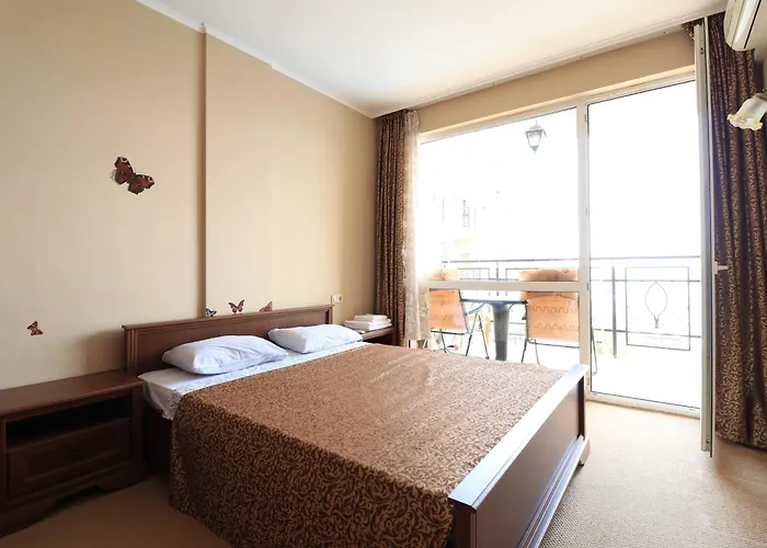 първа линия Apartman *